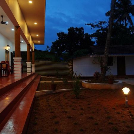 Marari Phoenix Beach Homestay Марарикулам Екстериор снимка
