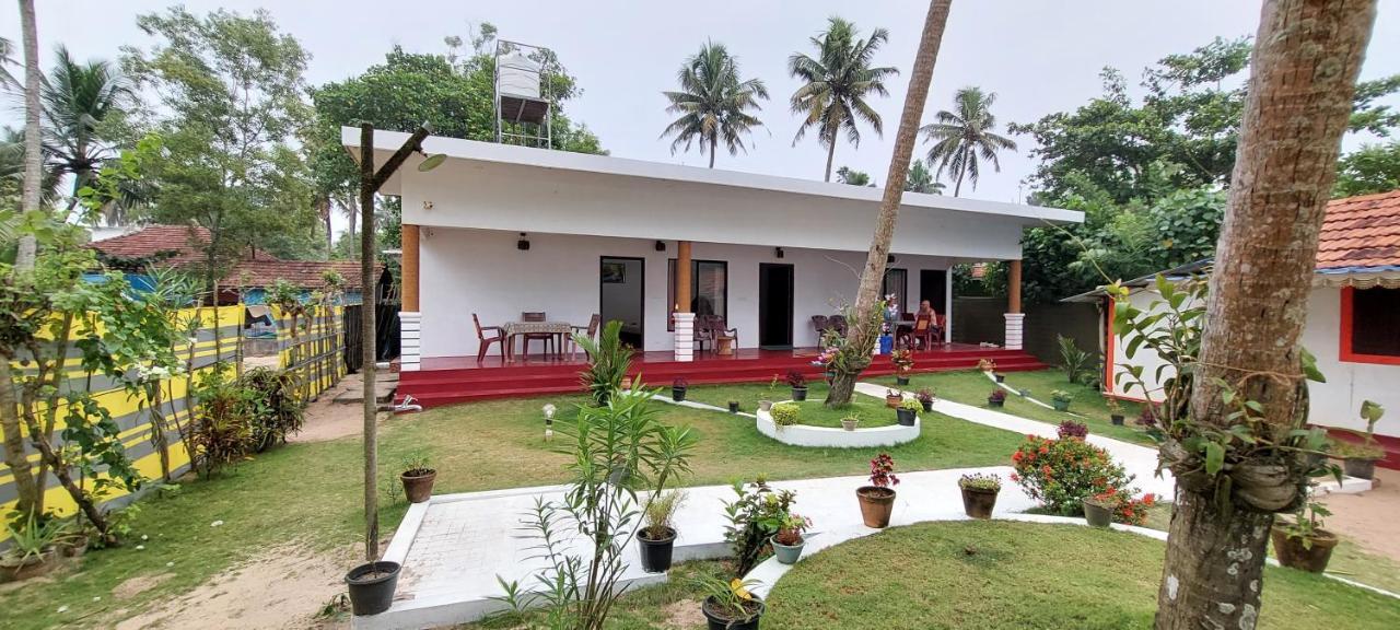 Marari Phoenix Beach Homestay Марарикулам Екстериор снимка