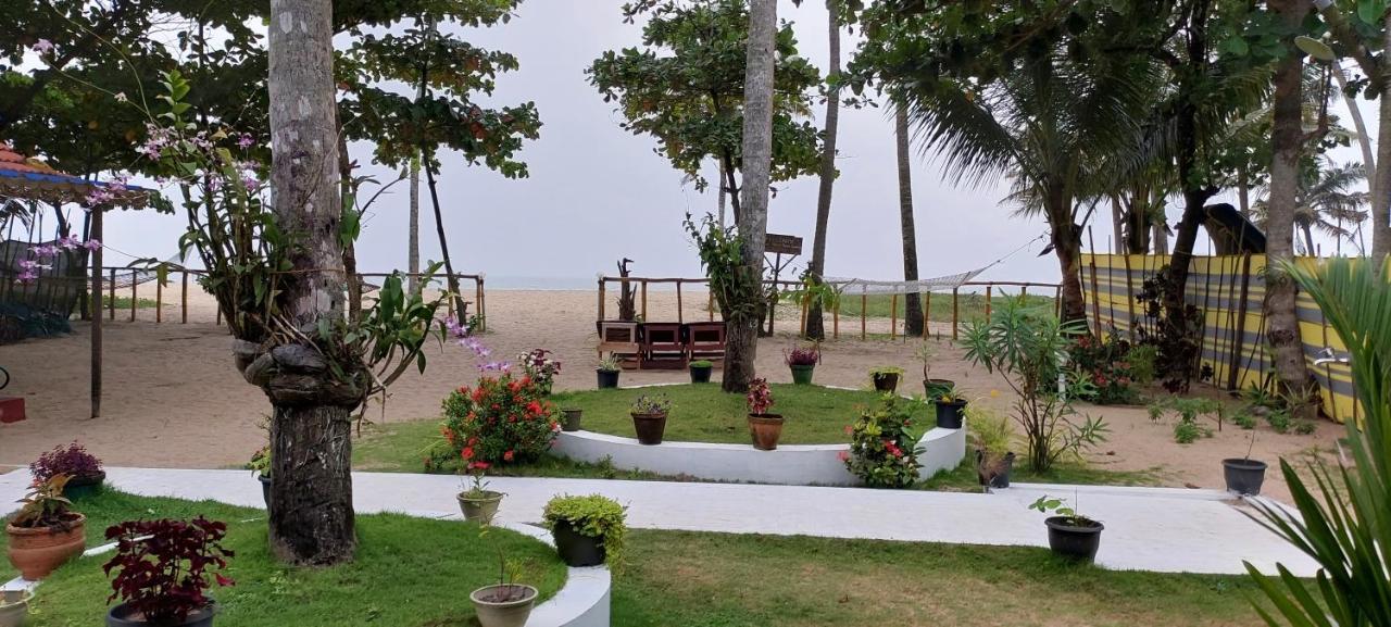 Marari Phoenix Beach Homestay Марарикулам Екстериор снимка