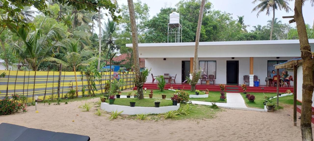 Marari Phoenix Beach Homestay Марарикулам Екстериор снимка