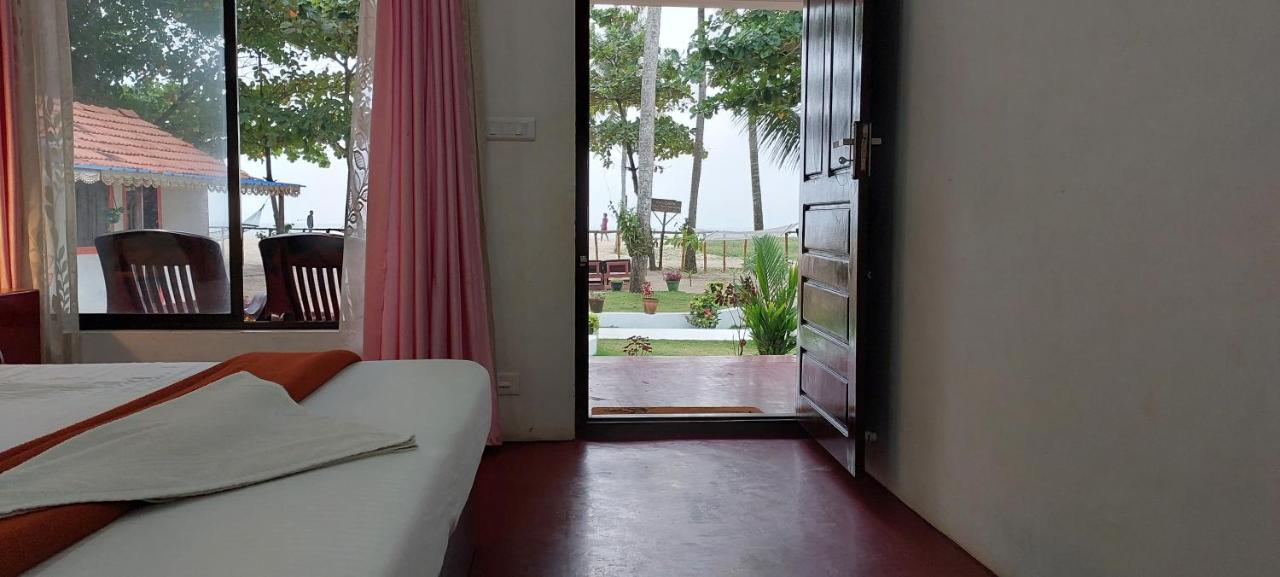 Marari Phoenix Beach Homestay Марарикулам Екстериор снимка