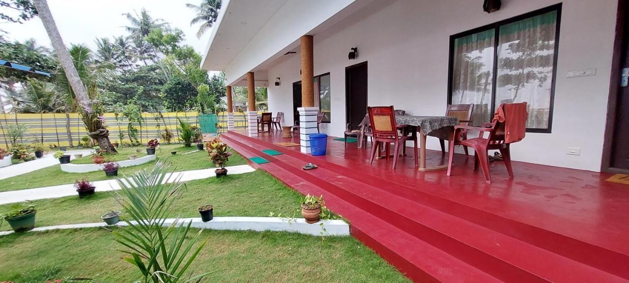 Marari Phoenix Beach Homestay Марарикулам Екстериор снимка