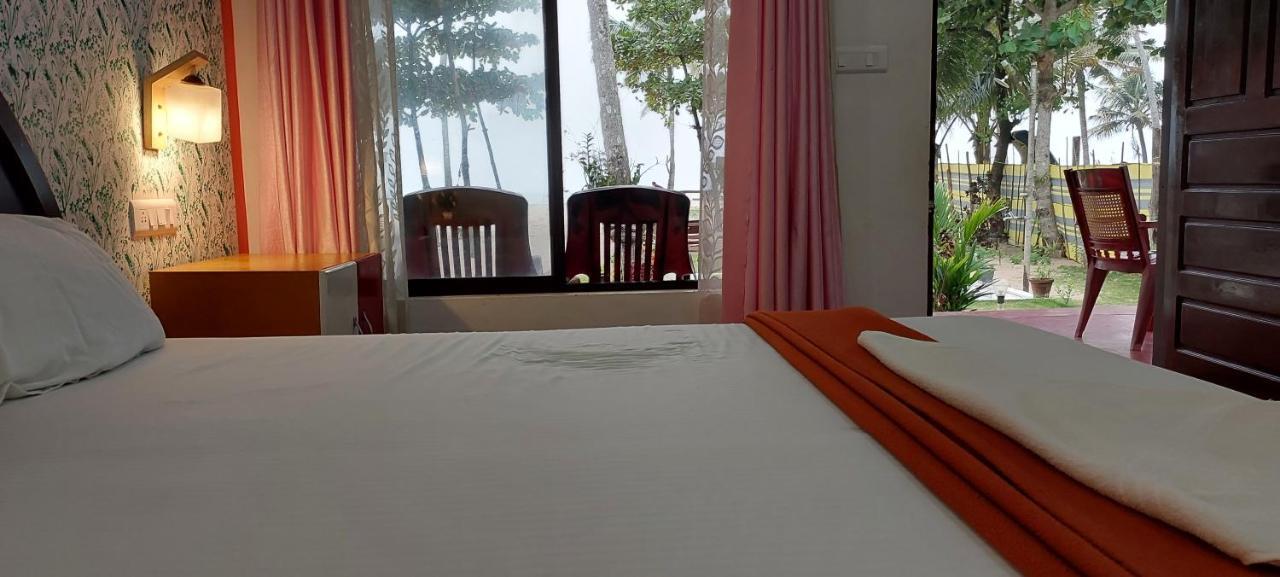 Marari Phoenix Beach Homestay Марарикулам Екстериор снимка