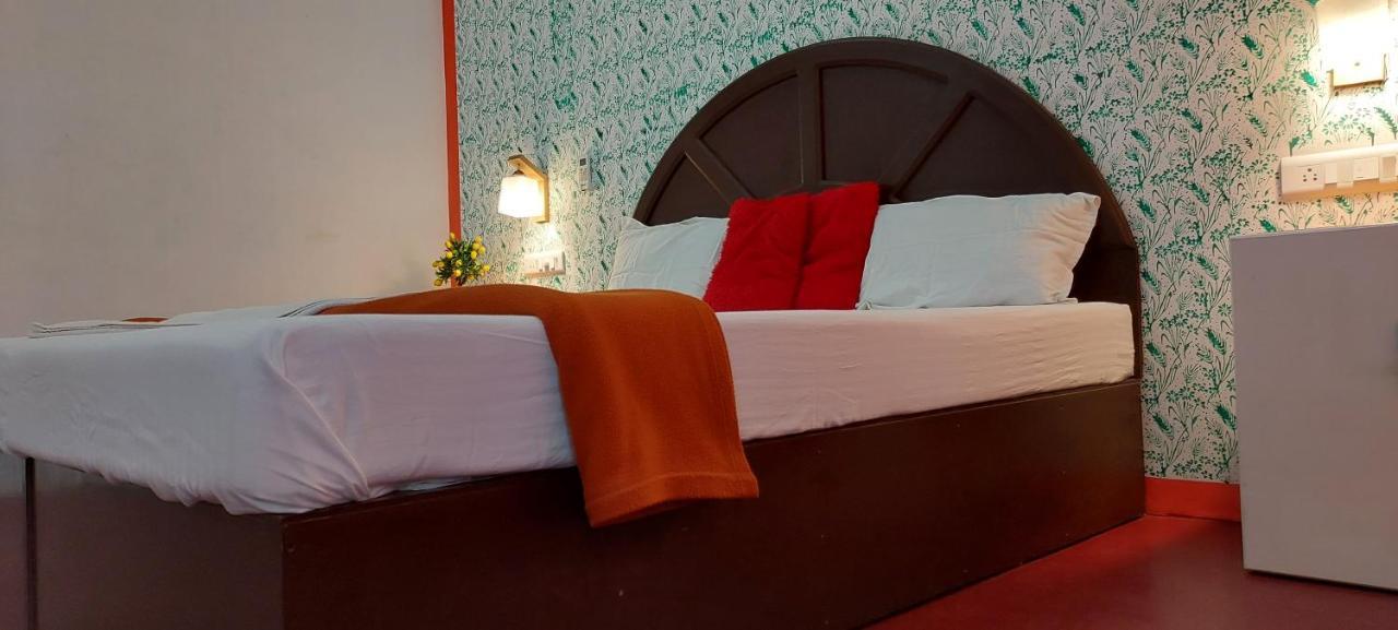 Marari Phoenix Beach Homestay Марарикулам Екстериор снимка