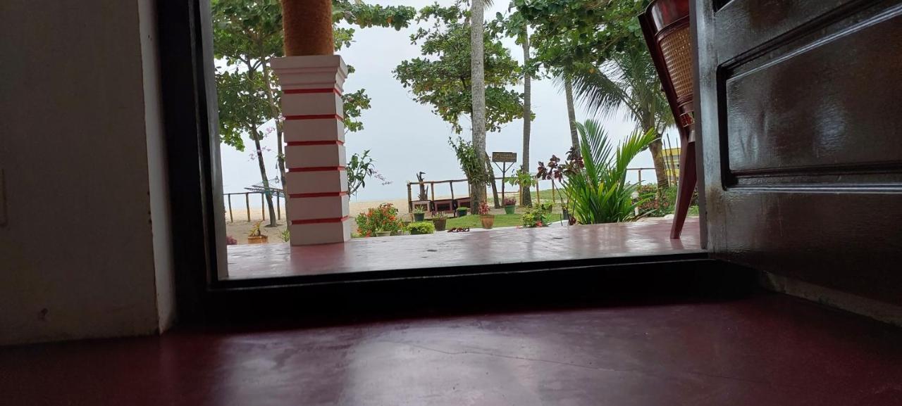 Marari Phoenix Beach Homestay Марарикулам Екстериор снимка