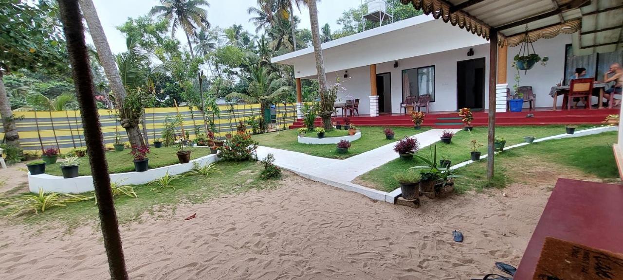 Marari Phoenix Beach Homestay Марарикулам Екстериор снимка