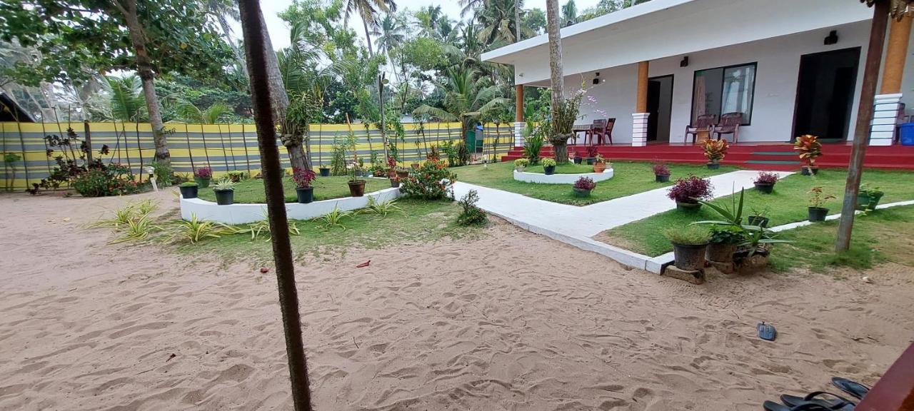 Marari Phoenix Beach Homestay Марарикулам Екстериор снимка