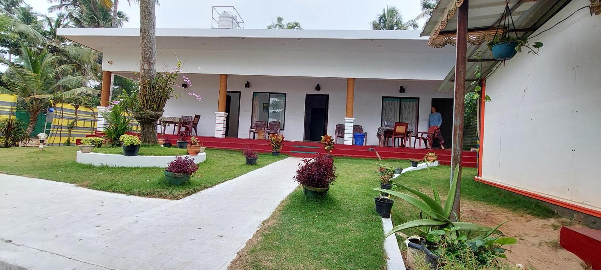 Marari Phoenix Beach Homestay Марарикулам Екстериор снимка