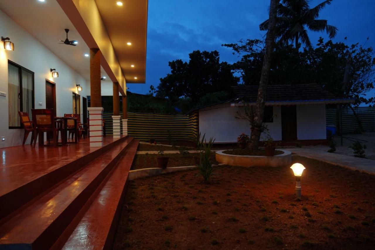 Marari Phoenix Beach Homestay Марарикулам Екстериор снимка