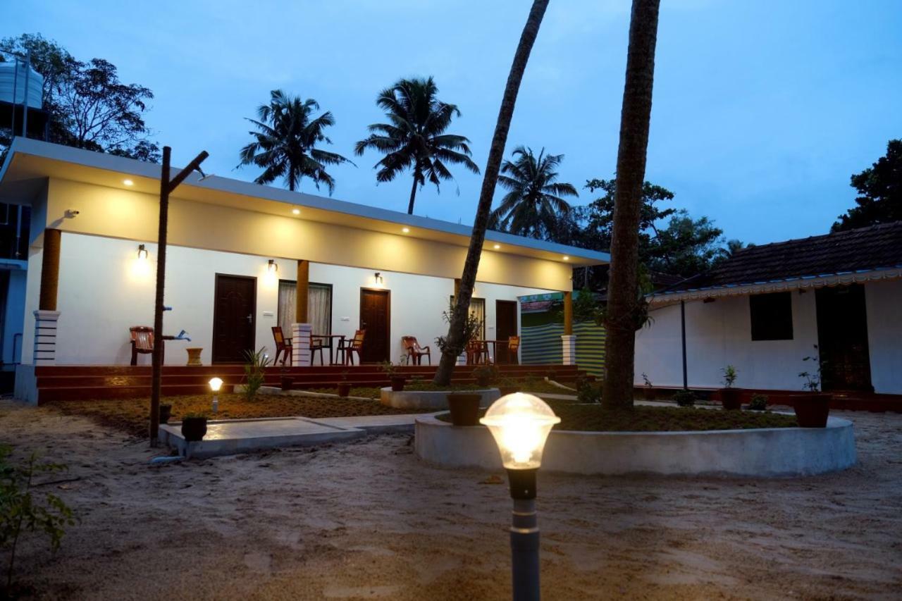Marari Phoenix Beach Homestay Марарикулам Екстериор снимка