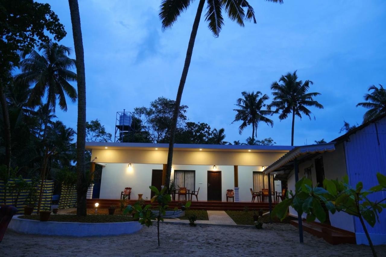 Marari Phoenix Beach Homestay Марарикулам Екстериор снимка