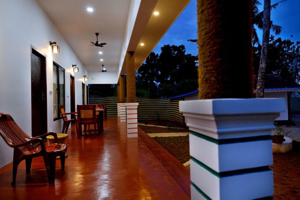 Marari Phoenix Beach Homestay Марарикулам Екстериор снимка